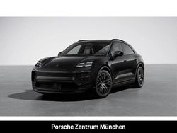 Tiefschwarzmetallic Gebraucht 2025 Porsche Macan SUV | 91.290 € (Superpreis)