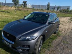 Grau Gebraucht 2017 Jaguar F-Pace Prestige SUV | 17.800 € (Fairer Preis)
