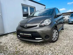 Bronze mica Gebraucht 2013 Toyota Aygo Connect Style Kleinwagen | 3.490 € (Guter Preis)