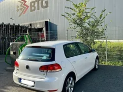 Weiß Gebraucht 2009 VW Golf VI Comfortline Limousine | 6.890 € (Teuer)