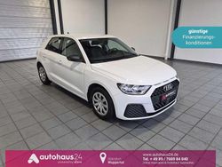Weiß Gebraucht 2022 Audi A1 Sportback Basis Kleinwagen | 16.490 € (Guter Preis)