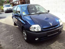 Blau Gebraucht 2004 Renault Clio II Limousine | 1.390 €