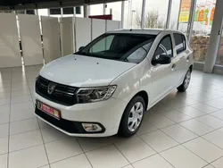 Weiss Gebraucht 2020 Dacia Sandero Essentiel Kleinwagen | 9.790 € (Etwas zu teuer)