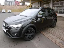 Perlmuttschwarz Neu 2024 Dacia Sandero Expression Kleinwagen | 19.390 € (Fairer Preis)