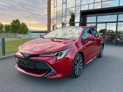Rot Gebraucht 2019 Toyota Corolla Club Limousine | 17.700 € (Guter Preis)