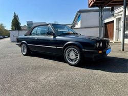 Schwarz Gebraucht 1990 BMW 320 Cabriolet Cabrio | 17.999 €