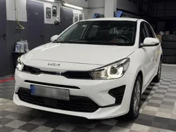 Weiß Gebraucht 2023 Kia Rio Vision Kleinwagen | 14.500 € (Guter Preis)