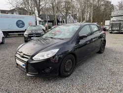 Pantherschwarz metallic Gebraucht 2012 Ford Focus Trend Kleinwagen | 2.490 € (Superpreis)