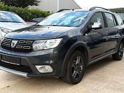 Grau Gebraucht 2017 Dacia Logan Stepway Limousine | 6.490 € (Fairer Preis)