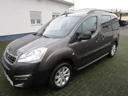 Lackierung moka/metalliclacki Gebraucht 2018 Peugeot Partner Outdoor Van / Kleinbus | 13.990 € (Fairer Preis)