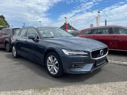 Blau Gebraucht 2020 Volvo V60 Momentum Kombi | 22.860 € (Guter Preis)