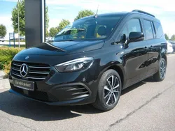 Schwarz Gebraucht 2022 Mercedes T180 Progressive Van / Kleinbus | 27.980 € (Fairer Preis)