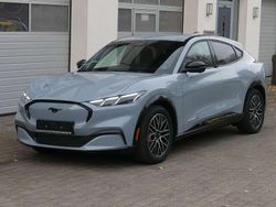 Grau Gebraucht 2024 Ford Mustang Mach-E Premium SUV | 44.490 € (Fairer Preis)