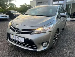 Grau Gebraucht 2013 Toyota Verso Life Van / Kleinbus | 9.100 € (Fairer Preis)
