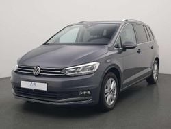 Grau Gebraucht 2022 VW Touran Highline Van / Kleinbus | 21.990 € (Guter Preis)
