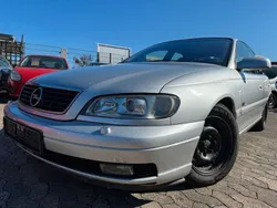Silber Gebraucht 2002 Opel Omega Executive Limousine | 1.990 € (Guter Preis)