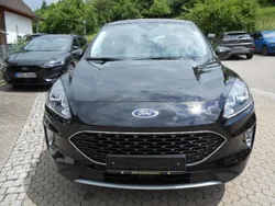 Obsidianschwarz metallic Gebraucht 2024 Ford Kuga Cool & Connect SUV | 23.800 € (Superpreis)