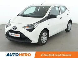 Weiß Gebraucht 2022 Toyota Aygo Business Edition Kleinwagen | 11.650 € (Guter Preis)