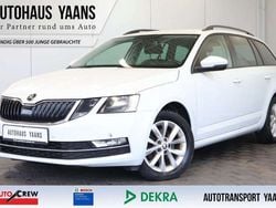 Weiß Gebraucht 2017 Skoda Octavia Style Kombi | 10.689 € (Superpreis)