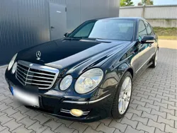 Schwarz Gebraucht 2006 Mercedes E320 Avantgarde Limousine | 7.990 €