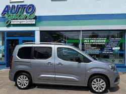 Grau Gebraucht 2022 Opel Combo-e Life Ultimate Van / Kleinbus | 19.990 € (Fairer Preis)