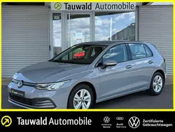 Grau Gebraucht 2024 VW Golf VIII Life Limousine | 23.430 € (Guter Preis)