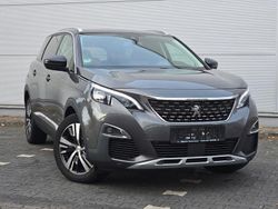 Grau Gebraucht 2018 Peugeot 5008 Allure Van / Kleinbus | 15.900 € (Fairer Preis)