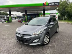 Grau Gebraucht 2014 Hyundai i30 Classic Kombi | 3.999 € (Teuer)