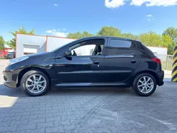 Schwarz Gebraucht 2009 Peugeot 206 Limousine | 2.099 € (Etwas zu teuer)