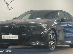 Saphirschwarz metallic Neu 2025 BMW 520 Performance Kombi | 74.999 €