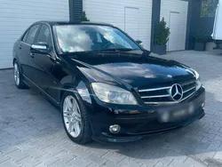 Schwarz Gebraucht 2007 Mercedes C220 Avantgarde Limousine | 11.099 €