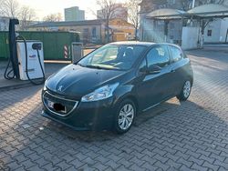 Blau Gebraucht 2015 Peugeot 208 Active Kleinwagen | 5.190 € (Guter Preis)