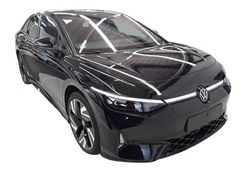 Grenadillschwarz metallic/gren Gebraucht 2025 VW ID.7 GTX Limousine | 49.680 €