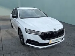 Weiß Gebraucht 2024 Skoda Octavia SportLine Kombi | 32.610 € (Guter Preis)