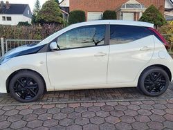 Weiß Gebraucht 2018 Toyota Aygo Kleinwagen | 6.799 € (Fairer Preis)