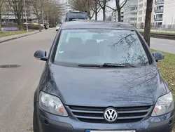 Blau Gebraucht 2005 VW Golf Plus Cross Comfortline Van / Kleinbus | 2.500 € (Fairer Preis)