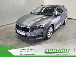 Graphitegrau metallic (metallic) Gebraucht 2024 Skoda Octavia Selection Kombi | 29.990 € (Guter Preis)