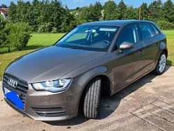Grau Gebraucht 2015 Audi A3 Sportback Attraction Limousine | 9.650 € (Fairer Preis)