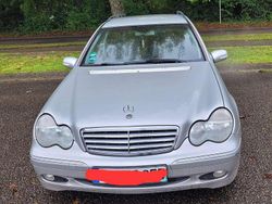 Silber Gebraucht 2003 Mercedes 180 Limousine | 2.500 €