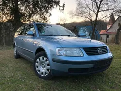 Blau Gebraucht 2000 VW Passat Trendline Kombi | 4.600 €