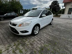 Weiß Gebraucht 2011 Ford Focus Ghia Limousine | 3.800 € (Superpreis)