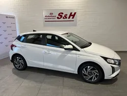 Weiß Neu 2024 Hyundai i20 Trend Limousine | 20.900 € (Fairer Preis)
