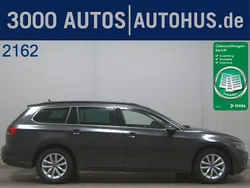 Grau Gebraucht 2023 VW Passat Business Kombi | 18.480 € (Guter Preis)