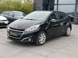 Schwarz Gebraucht 2018 Peugeot 208 Active Kleinwagen | 8.800 € (Fairer Preis)