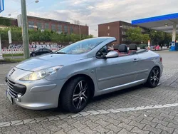 Silber Gebraucht 2006 Peugeot 307 CC Cabrio | 2.000 €