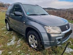 Grau Gebraucht 2008 Suzuki Grand Vitara SUV | 5.200 €