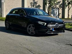 Schwarz Gebraucht 2020 Mercedes A180 AMG line Kleinwagen | 24.000 €