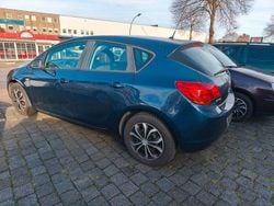 Blau Gebraucht 2010 Opel Astra Edition Limousine | 3.900 € (Guter Preis)