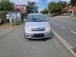 Silber Gebraucht 2006 Opel Meriva Cosmo Van / Kleinbus | 4.000 € (Etwas zu teuer)
