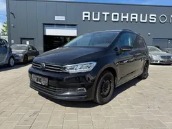Schwarz Gebraucht 2022 VW Touran Van / Kleinbus | 11.900 € (Fairer Preis)